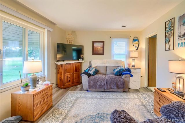 9254 N Genesee Road, Mount Morris, MI 48458