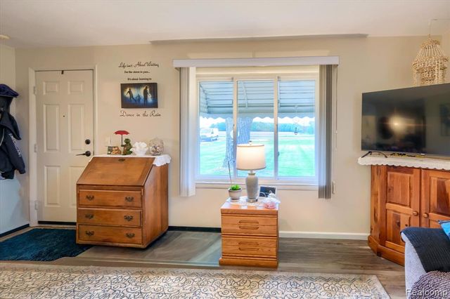 9254 N Genesee Road, Mount Morris, MI 48458