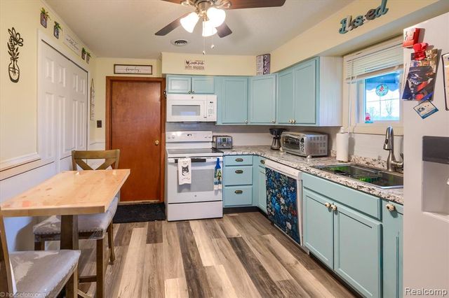 9254 N Genesee Road, Mount Morris, MI 48458