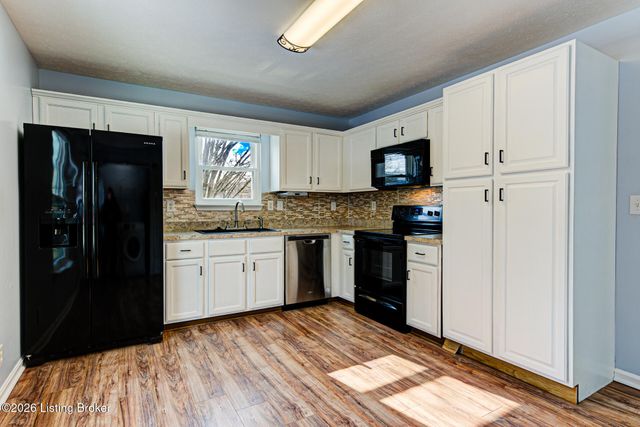 112 Benjamin Pl, Mt Washington, KY 40047