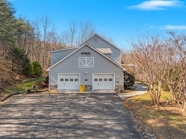 209 PARK RIDGE CT, Front Royal, VA 22630