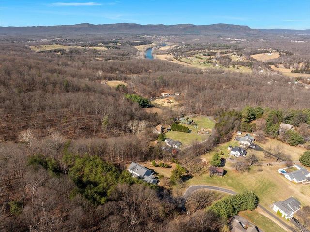 209 PARK RIDGE CT, Front Royal, VA 22630