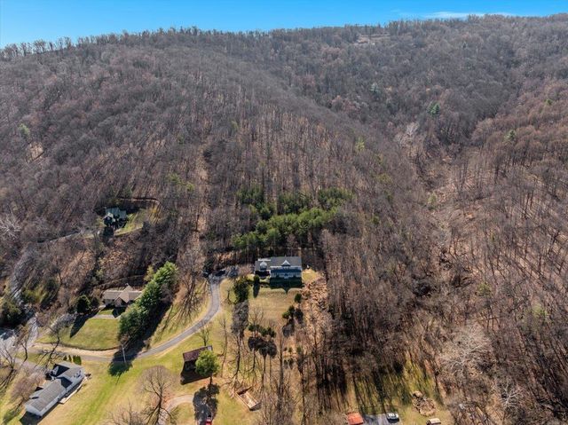 209 PARK RIDGE CT, Front Royal, VA 22630