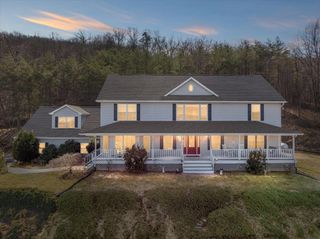 209 PARK RIDGE CT, Front Royal, VA 22630