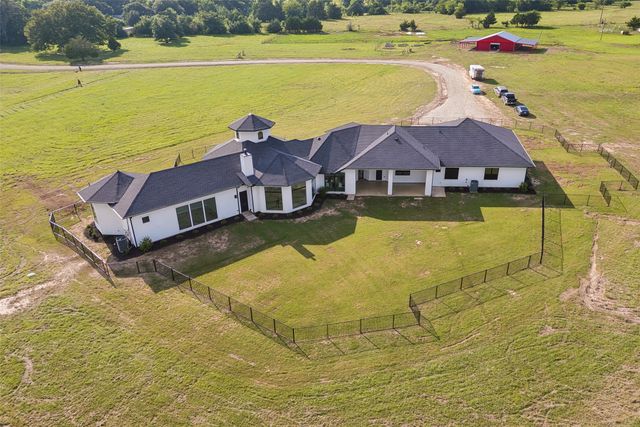 975 Vz County Road 3510, Wills Point, TX 75169
