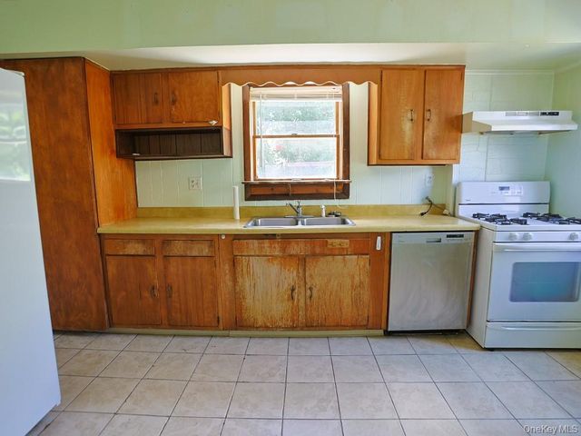 4 Lincoln Street, Middletown, NY 10940