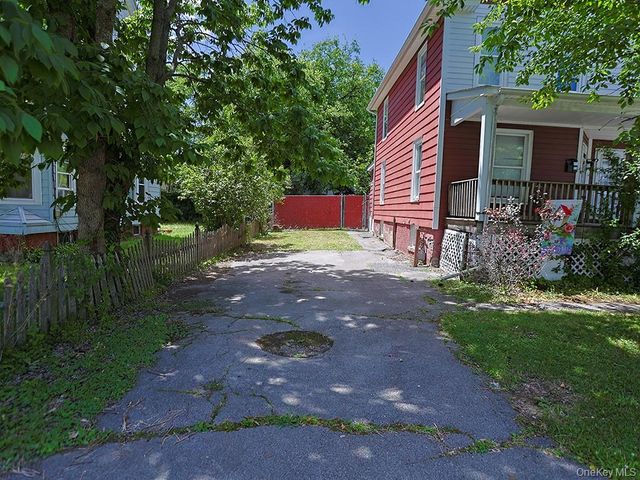 4 Lincoln Street, Middletown, NY 10940