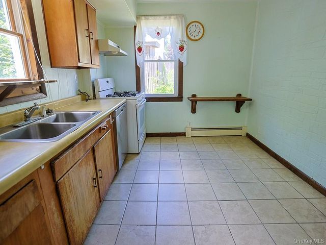 4 Lincoln Street, Middletown, NY 10940