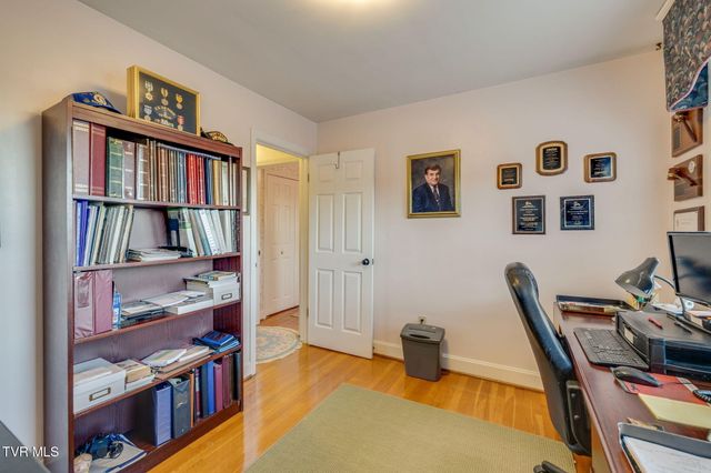 317 Sunnybrook Drive, Bristol, TN 37620