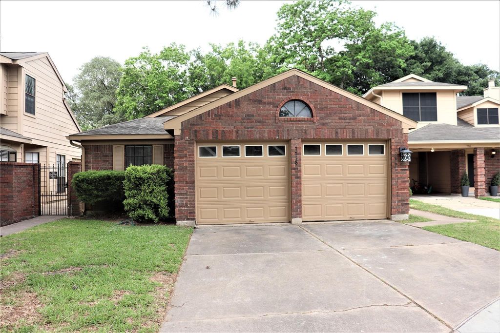 7718 High Village Drive 220, Houston, TX 77095
