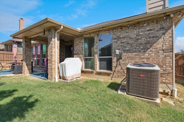 10205 Point Lobos Trail, Fort Worth, TX 76177