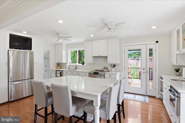 6939 WICK LN, Rockville, MD 20855
