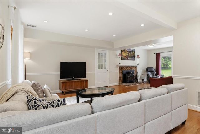 6939 WICK LN, Rockville, MD 20855