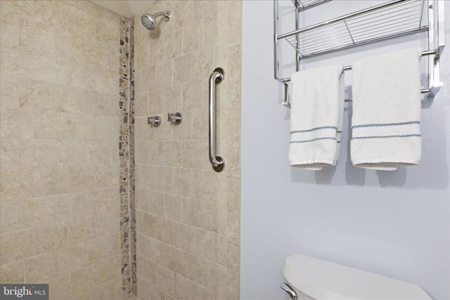 6939 WICK LN, Rockville, MD 20855