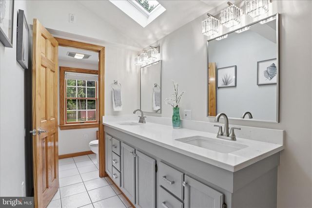 6939 WICK LN, Rockville, MD 20855