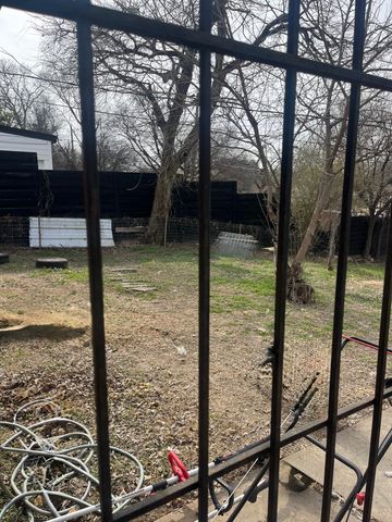 5843 Bluffman Drive, Dallas, TX 75241