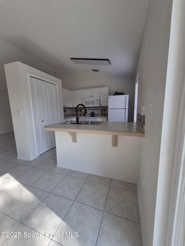 1042 SE Lava Street SE, Palm Bay, FL 32909