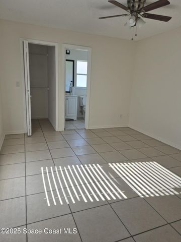 1042 SE Lava Street SE, Palm Bay, FL 32909