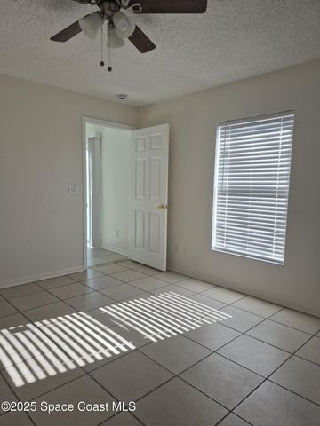 1042 SE Lava Street SE, Palm Bay, FL 32909