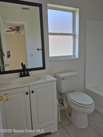 1042 SE Lava Street SE, Palm Bay, FL 32909