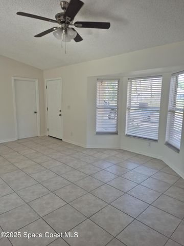 1042 SE Lava Street SE, Palm Bay, FL 32909