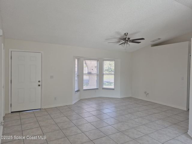 1042 SE Lava Street SE, Palm Bay, FL 32909