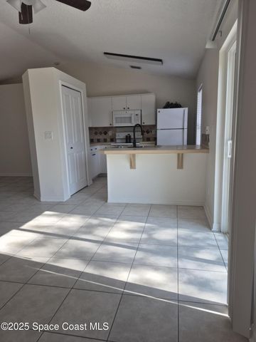 1042 SE Lava Street SE, Palm Bay, FL 32909