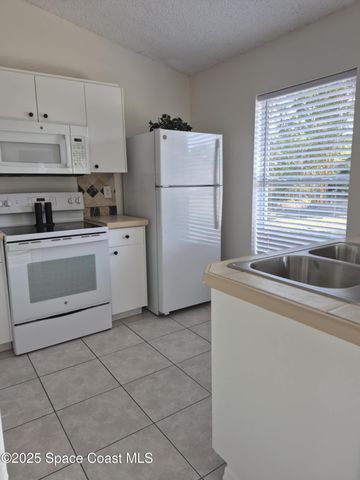 1042 SE Lava Street SE, Palm Bay, FL 32909