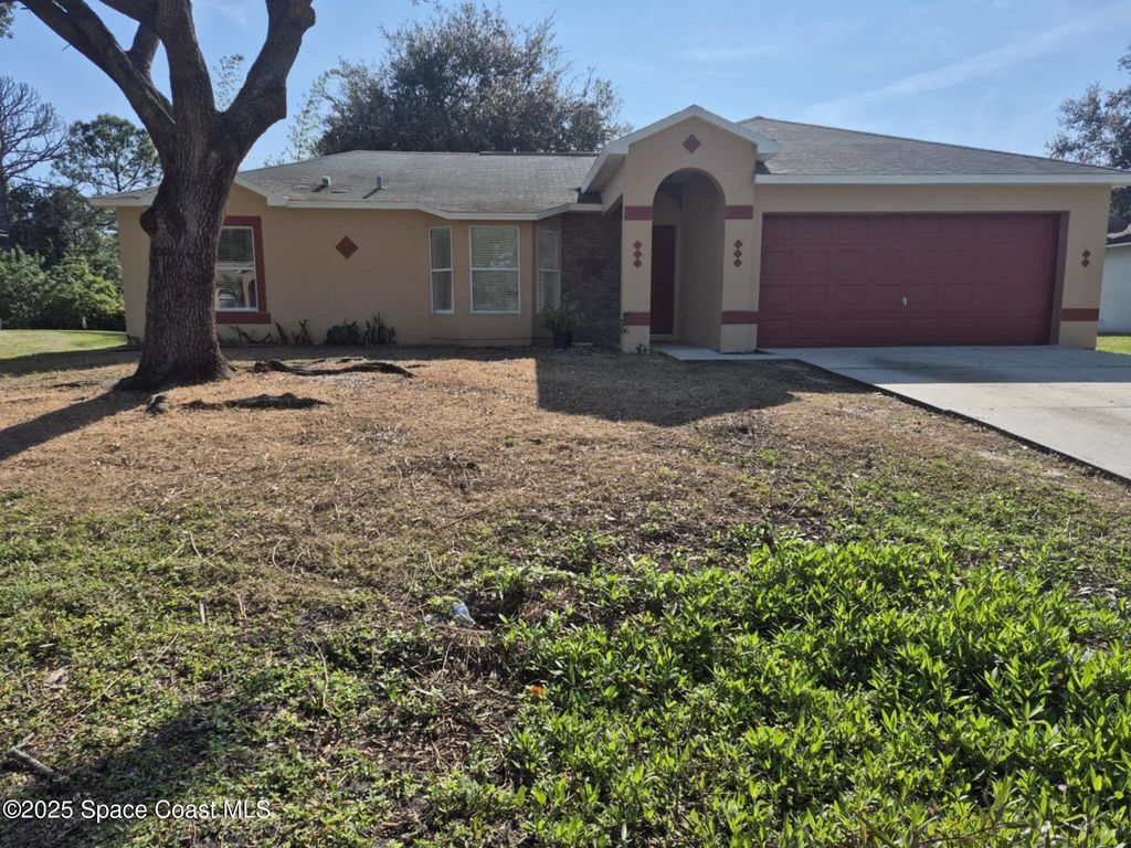 1042 SE Lava Street SE, Palm Bay, FL 32909