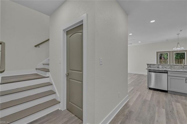 215 N 5th ST, Suffolk, VA 23434