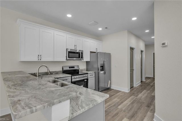 215 N 5th ST, Suffolk, VA 23434