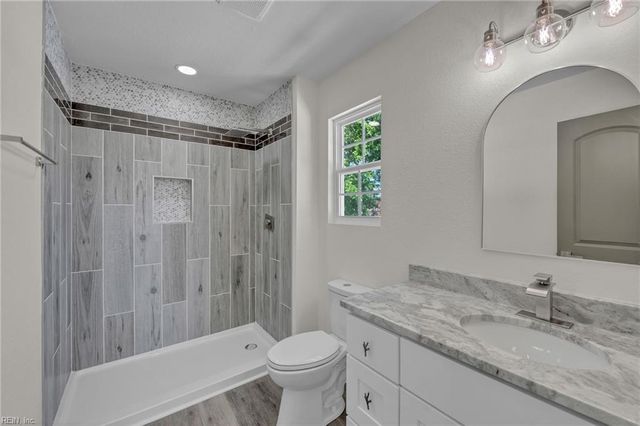 215 N 5th ST, Suffolk, VA 23434