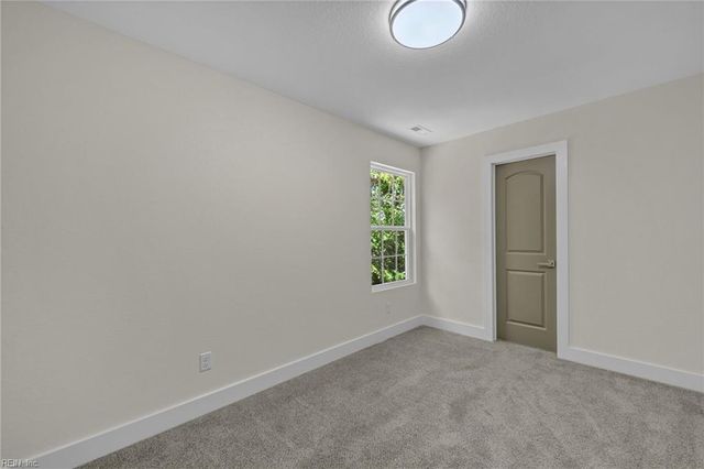 215 N 5th ST, Suffolk, VA 23434