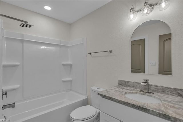 215 N 5th ST, Suffolk, VA 23434
