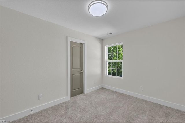 215 N 5th ST, Suffolk, VA 23434