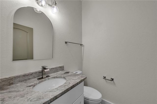 215 N 5th ST, Suffolk, VA 23434