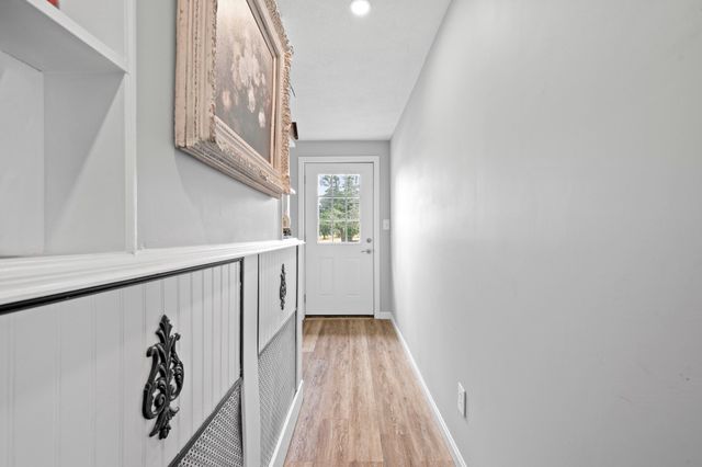 14 Church Street, Kingston, NH 03848