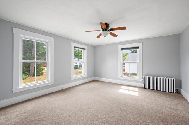 14 Church Street, Kingston, NH 03848