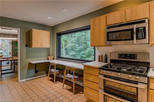 3256 Robinhood Road, Winston-salem, NC 27106
