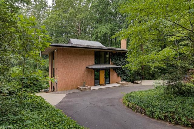 3256 Robinhood Road, Winston-salem, NC 27106