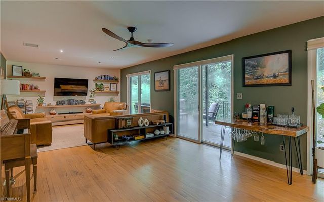 3256 Robinhood Road, Winston-salem, NC 27106