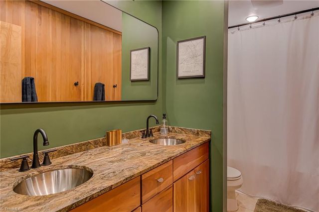 3256 Robinhood Road, Winston-salem, NC 27106