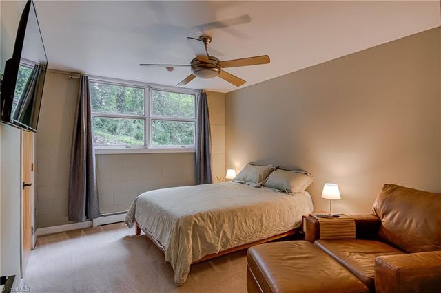 3256 Robinhood Road, Winston-salem, NC 27106