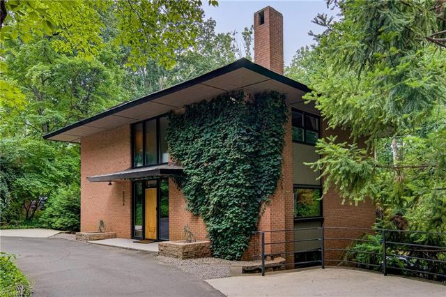 3256 Robinhood Road, Winston-salem, NC 27106
