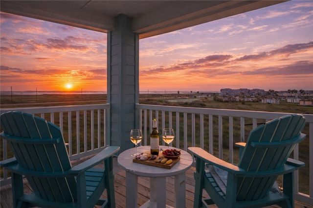134 Mustang Island Estates Dr, Port Aransas, TX 78373