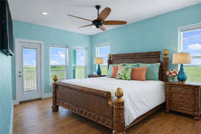 134 Mustang Island Estates Dr, Port Aransas, TX 78373