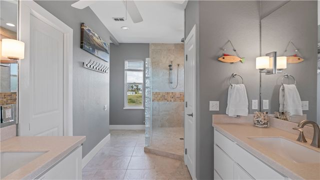 134 Mustang Island Estates Dr, Port Aransas, TX 78373
