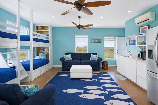 134 Mustang Island Estates Dr, Port Aransas, TX 78373