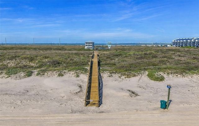 134 Mustang Island Estates Dr, Port Aransas, TX 78373