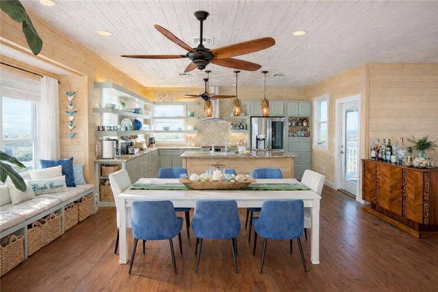 134 Mustang Island Estates Dr, Port Aransas, TX 78373